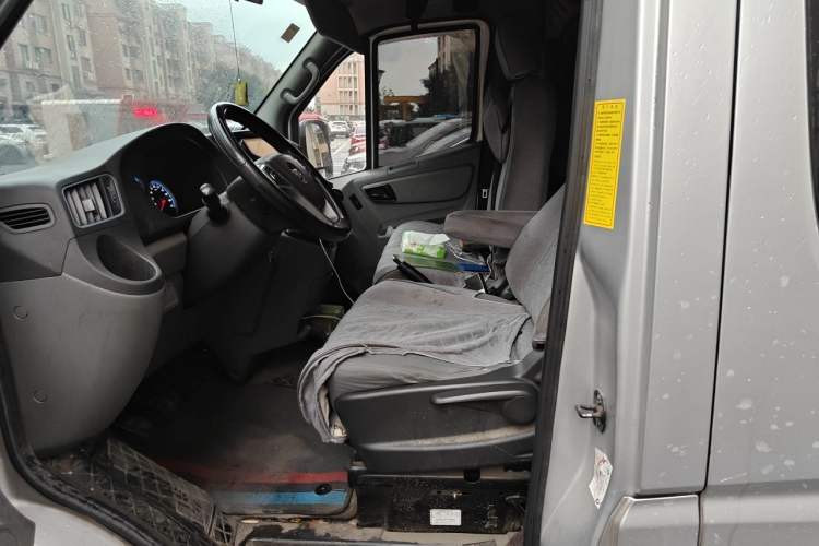 Used Foton Toano 2022 2.8T Manual Jixiang Multi-Function Long-Wheelbase Mid-Roof Single-Tire Rear 7/9-Seater F2.8NS6B177L Left Front Seat