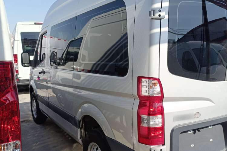 Used Foton Toano 2022 2.0T Manual Urban Edition Short Wheelbase Mid-Height Design Rear Single Tire 5/6/9-Seater Configuration 4F20TC3 Left Side