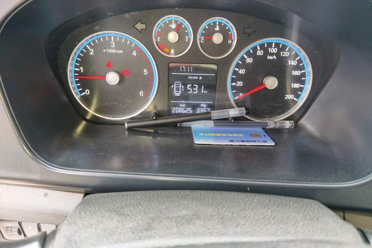 Used Foton Toano 2022 2.0T Manual Tongtu Van Long Wheelbase Mid-Roof Design Rear Single Tire 3-Seater 4F20TC3 Odometer Close Up