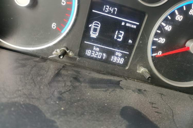 Used Foton Toano 2022 2.8T Manual Tongtu Multi-Function Extended-Chassis Mid-Roof Single-Tire Configuration 5/6/7/9-Seater F2.8NS6B177L Odometer Close Up