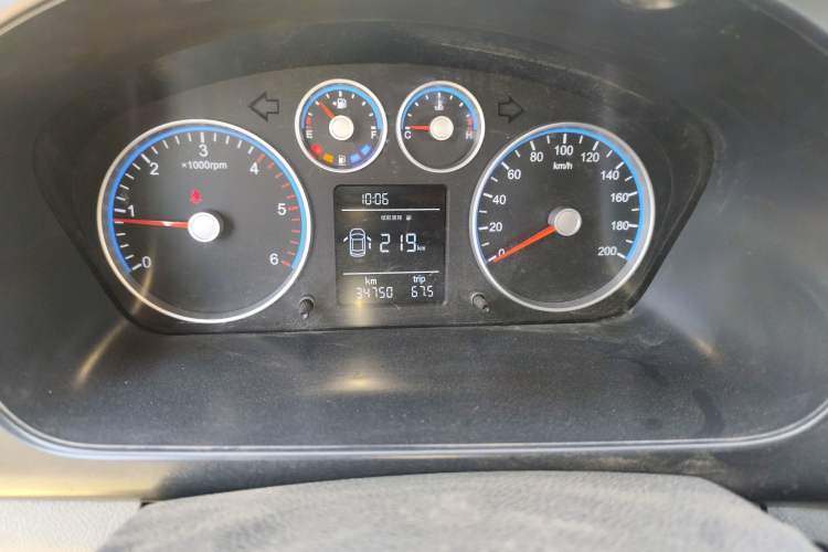 Used Foton Toano 2022 2.8T Manual Jixiang Multi-Function Long-Wheelbase Mid-Roof with Rear Dual Tires 7/9-Seater F2.8NS6B177L Odometer Close Up