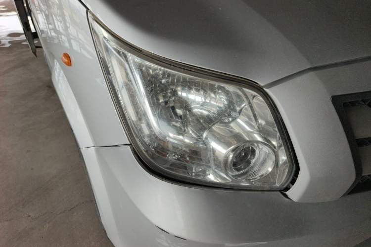 Used Foton Toano 2022 2.0T Manual Jixiang Multi-Function Long-Wheelbase Mid-Roof Single-Tire Rear 7/9-Seater 4F20TC3 Right Front Headlight