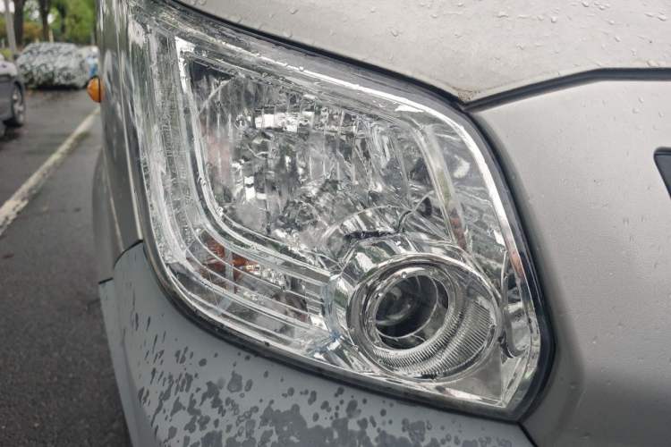 Used Foton Toano 2022 2.0T Manual Urban Edition Short Wheelbase Mid-Height Design Rear Single Tire 5/6/9-Seater Configuration 4F20TC3 Right Front Headlight
