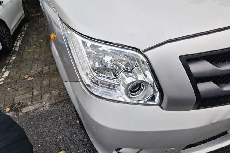 Used Foton Toano 2022 2.0T Manual Jixiang Multi-Function Long-Wheelbase Mid-Roof Single-Tire Rear 7/9-Seater 4F20TC3 Right Front Headlight