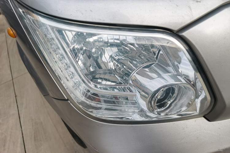 Used Foton Toano 2022 2.0T Manual Tongtu Van Long Wheelbase Mid-Roof Design Rear Single Tire 3-Seater 4F20TC3 Right Front Headlight