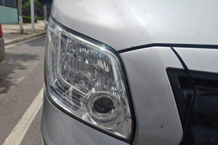 Used Foton Toano 2022 2.0T Manual Tongtu Multi-Function Long Wheelbase Mid-Roof Single-Tire 5/6/7/9-Seater 4F20TC3 Right Front Headlight