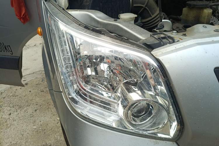 Used Foton Toano 2022 2.8T Manual Tongtu Multi-Function Extended-Chassis Mid-Roof Single-Tire Configuration 5/6/7/9-Seater F2.8NS6B177L Right Front Headlight