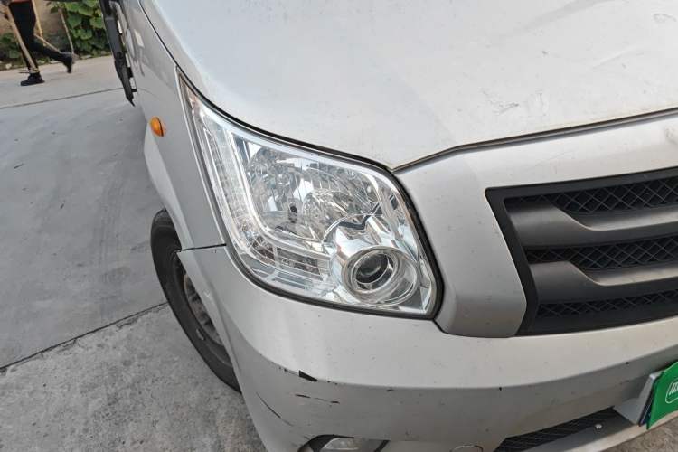 Used Foton Toano 2022 2.0T Manual Tongtu Multi-Function Long Wheelbase Mid-Roof Single-Tire 5/6/7/9-Seater 4F20TC3 Right Front Headlight