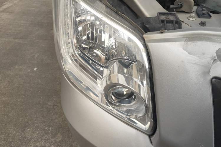 Used Foton Toano 2022 2.0T Manual Jixiang Multi-Function Long-Wheelbase Mid-Roof Single-Tire Rear 7/9-Seater 4F20TC3 Right Front Headlight