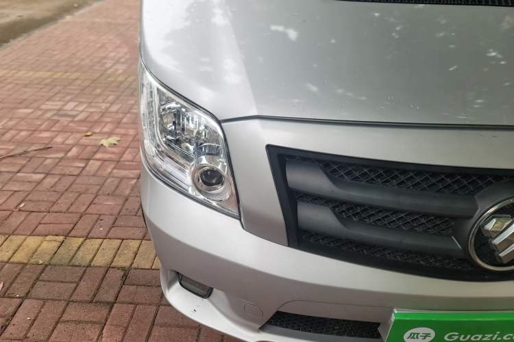 Used Foton Toano 2022 2.0T Manual Urban Edition Short Wheelbase Mid-Height Design Rear Single Tire 5/6/9-Seater Configuration 4F20TC3 Right Front Headlight