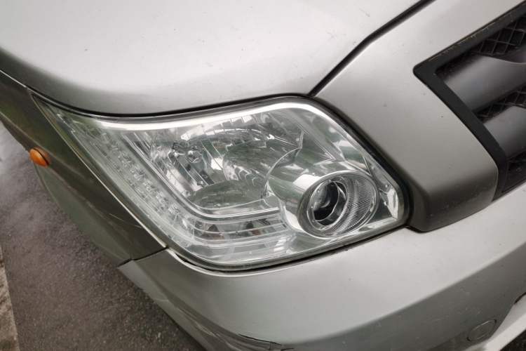 Used Foton Toano 2022 2.8T Manual Tongtu Multi-Function Extended-Chassis Mid-Roof Single-Tire Configuration 5/6/7/9-Seater F2.8NS6B177L Right Front Headlight
