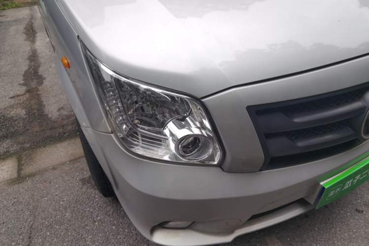 Used Foton Toano 2022 2.0T Manual Tongtu Van Long Wheelbase Mid-Roof Design Rear Single Tire 3-Seater 4F20TC3 Right Front Headlight