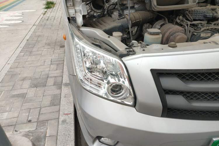 Used Foton Toano 2022 2.0T Manual Tongtu Multi-Function Long Wheelbase Mid-Roof Single-Tire 5/6/7/9-Seater 4F20TC3 Right Front Headlight