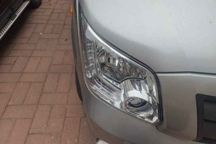 Used Foton Toano 2022 2.8T Manual Tongtu Multi-Function Extended-Chassis Mid-Roof Single-Tire Configuration 5/6/7/9-Seater F2.8NS6B177L Right Front Headlight