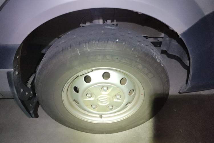 Used Foton Toano 2022 2.0T Manual Urban Edition Short Wheelbase Low Roof Rear Single Tire 5/6/9-Seater 4F20TC3 Right Front Wheel Hub