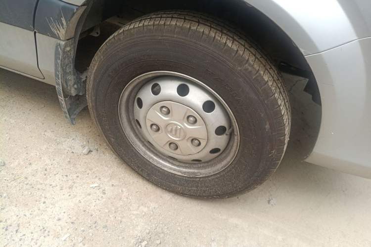 Used Foton Toano 2022 2.8T Manual Tongtu Multi-Function Extended-Chassis Mid-Roof Single-Tire Configuration 5/6/7/9-Seater F2.8NS6B177L Right Front Wheel Hub