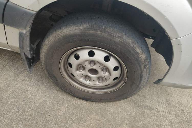 Used Foton Toano 2022 2.0T Manual Jixiang Multi-Function Long-Wheelbase Mid-Roof Single-Tire Rear 7/9-Seater 4F20TC3 Right Front Wheel Hub