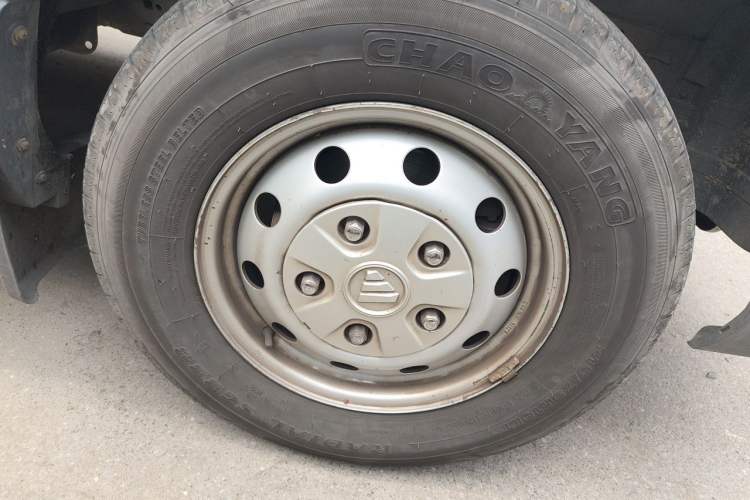 Used Foton Toano 2022 2.0T Manual Urban Van Short Wheelbase Low Roof Rear Single Tire 3-Seater – 4F20TC3 Right Front Wheel Hub