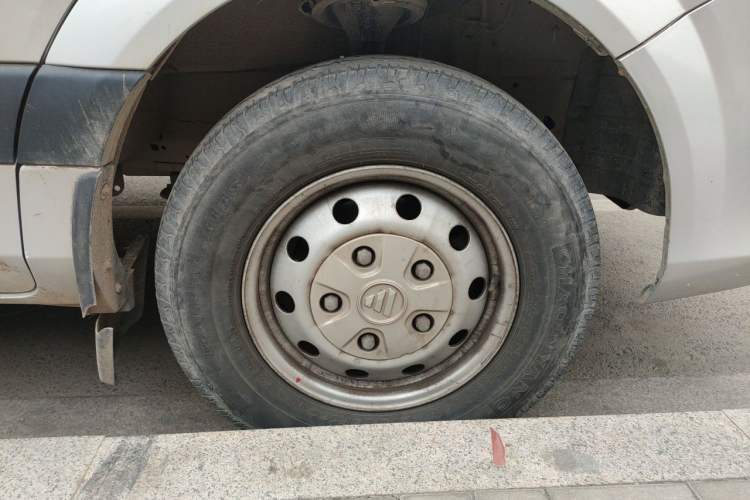 Used Foton Toano 2022 2.0T Manual Tongtu Multi-Function Long Wheelbase Mid-Roof Single-Tire 5/6/7/9-Seater 4F20TC3 Right Front Wheel Hub