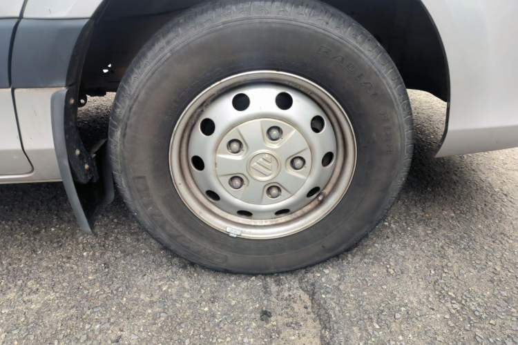 Used Foton Toano 2022 2.8T Automatic Tongtu Multi-Function Long-Wheelbase Mid-Roof Single-Tire 5/6/7/9-Seater F2.8NS6B177L Right Front Wheel Hub