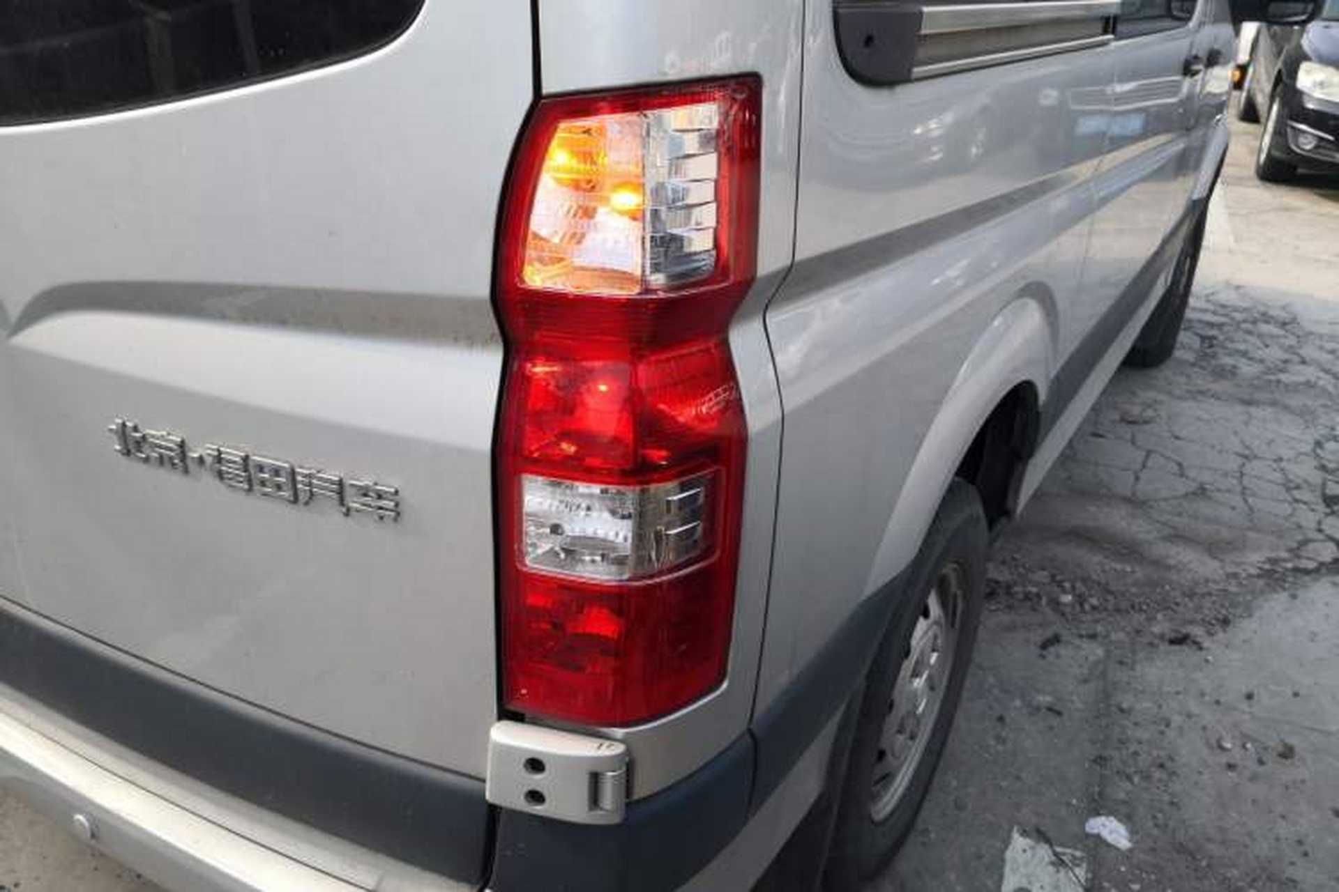 Used Foton Toano 2022 2.0T Manual Urban Edition Short Wheelbase Mid-Height Design Rear Single Tire 5/6/9-Seater Configuration 4F20TC3 Right Rear Taillight