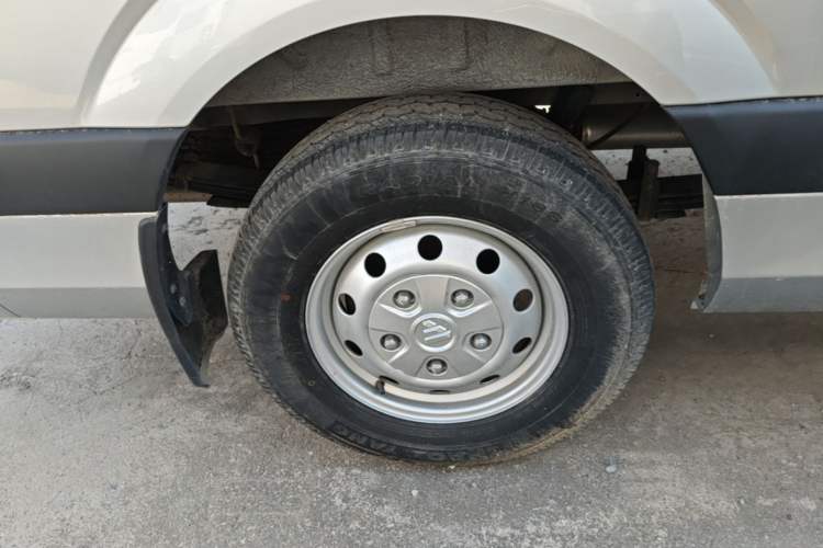 Used Foton Toano 2022 2.0T Manual Tongtu Multi-Function Long Wheelbase Mid-Roof Single-Tire 5/6/7/9-Seater 4F20TC3 Right Rear Wheel Hub