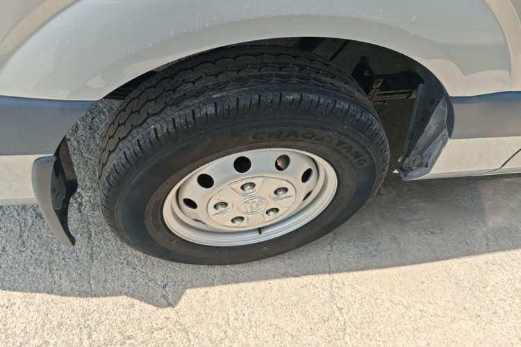 Used Foton Toano 2022 2.0T Manual Jixiang Multi-Function Long-Wheelbase Mid-Roof Single-Tire Rear 7/9-Seater 4F20TC3 Right Rear Wheel Hub