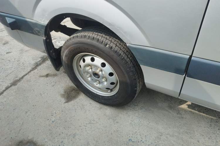 Used Foton Toano 2022 2.0T Manual Tongtu Van Long Wheelbase Mid-Roof Design Rear Single Tire 3-Seater 4F20TC3 Right Rear Wheel Hub