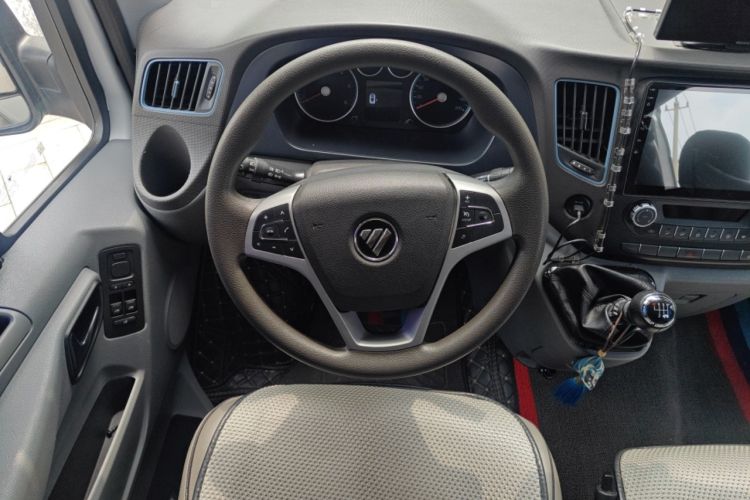 Used Foton Toano 2022 2.5T Manual Jixiang Multi-Function Short-Chassis Mid-Height with Dual Rear Tires 5/6/9-Seater D25TCIF1 Steering Wheel