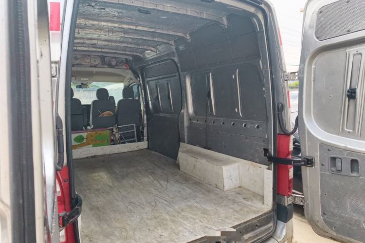 Used Foton Toano 2022 2.0T Manual Tongtu Van Long Wheelbase Mid-Roof Design Rear Single Tire 3-Seater 4F20TC3 Trunk