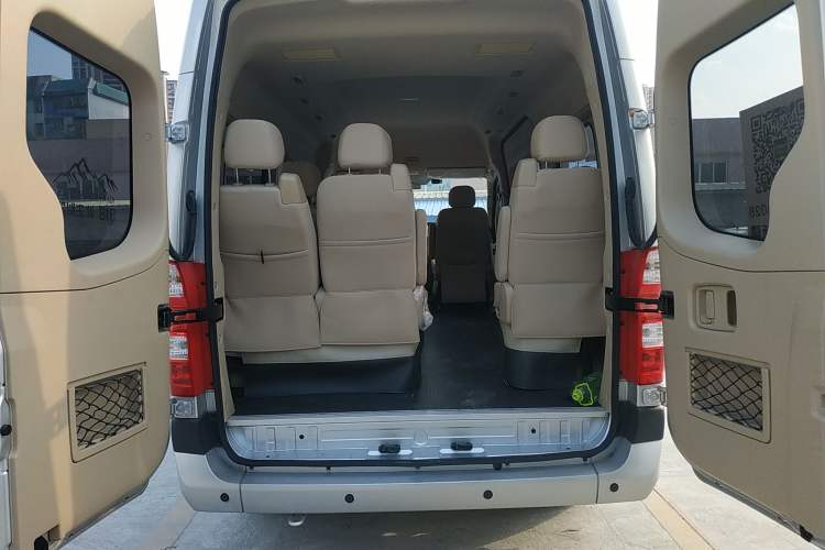 Used Foton Toano 2022 2.8T Manual Tongtu Multi-Function Long-Wheelbase Mid-Roof Single-Tire 5/6/7/9-Seater F2.8NS6B177L Trunk