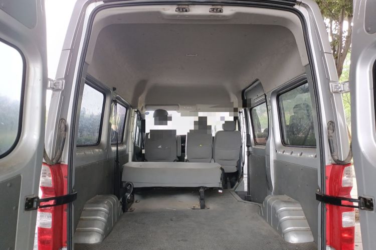 Used Foton Toano 2022 2.0T Manual Urban Edition Short Wheelbase Mid-Height Design Rear Single Tire 5/6/9-Seater Configuration 4F20TC3 Trunk