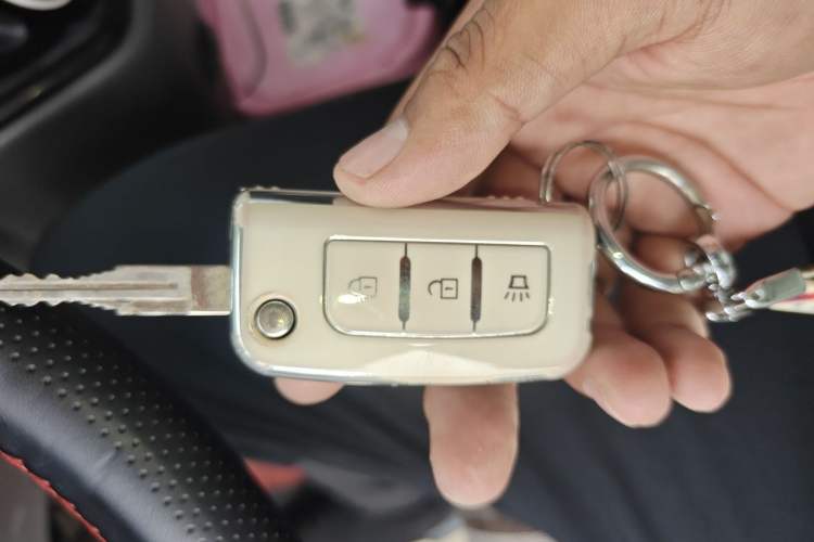 Used Foton Toano 2022 2.0T Manual Tongtu Multi-Function Long Wheelbase Mid-Roof Single-Tire 5/6/7/9-Seater 4F20TC3 Vehicle Key