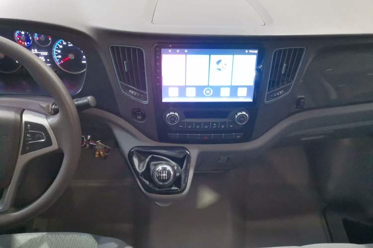Used Foton Toano 2022 2.0T Manual Tongtu Multi-Function Long Wheelbase Mid-Roof Single-Tire 5/6/7/9-Seater 4F20TC3 Audio And AC Panel