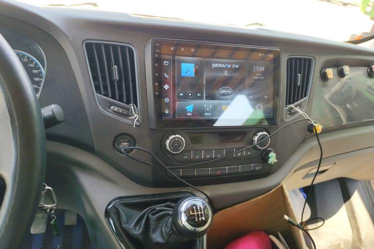 Used Foton Toano 2022 2.0T Manual Urban Edition Short Wheelbase Mid-Height Design Rear Single Tire 5/6/9-Seater Configuration 4F20TC3 Audio And AC Panel