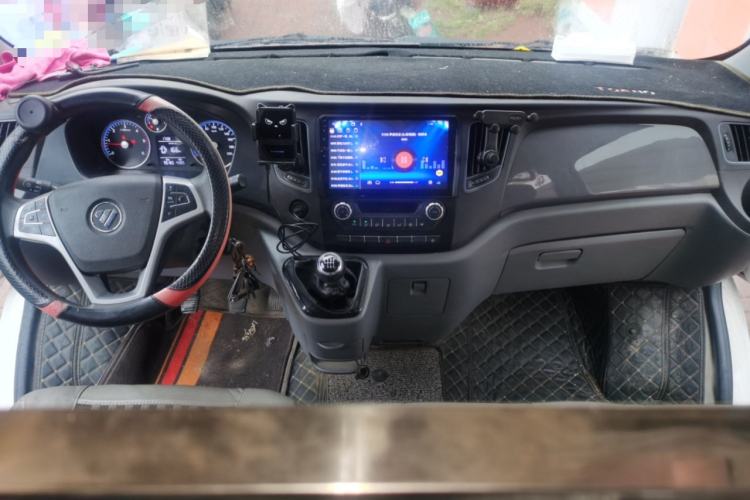 Used Foton Toano 2022 2.0T Manual Urban Edition Short Wheelbase Mid-Height Design Rear Single Tire 5/6/9-Seater Configuration 4F20TC3 Center Console