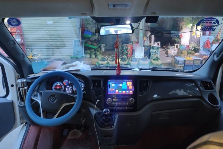 Used Foton Toano 2022 2.0T Manual Urban Edition Short Wheelbase Mid-Height Design Rear Single Tire 5/6/9-Seater Configuration 4F20TC3 Center Console