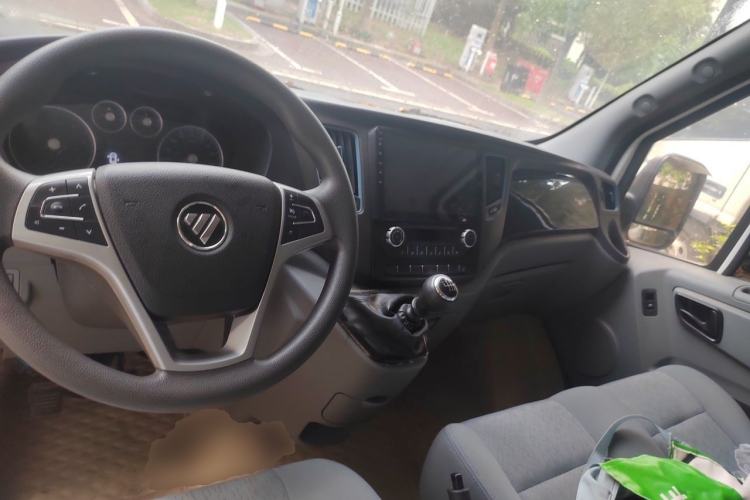 Used Foton Toano 2022 2.0T Manual Urban Van Short Wheelbase Mid-Height Rear Single Tire 3-Seater 4F20TC3 Center Console