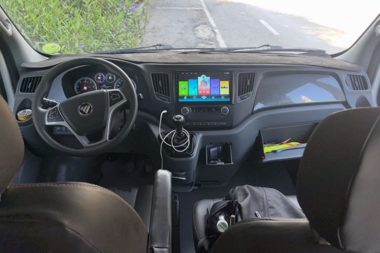 Used Foton Toano 2022 2.0T Manual Tongtu Multi-Function Long Wheelbase Mid-Roof Single-Tire 5/6/7/9-Seater 4F20TC3 Center Console