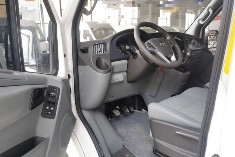 Used Foton Toano 2022 2.0T Manual Tongtu Multi-Function Long-Wheelbase Ultra-High Roof with Single Rear Tire Available in 5/6/7/9-Seater Configurations Model 4F20TC3 Driver Seat