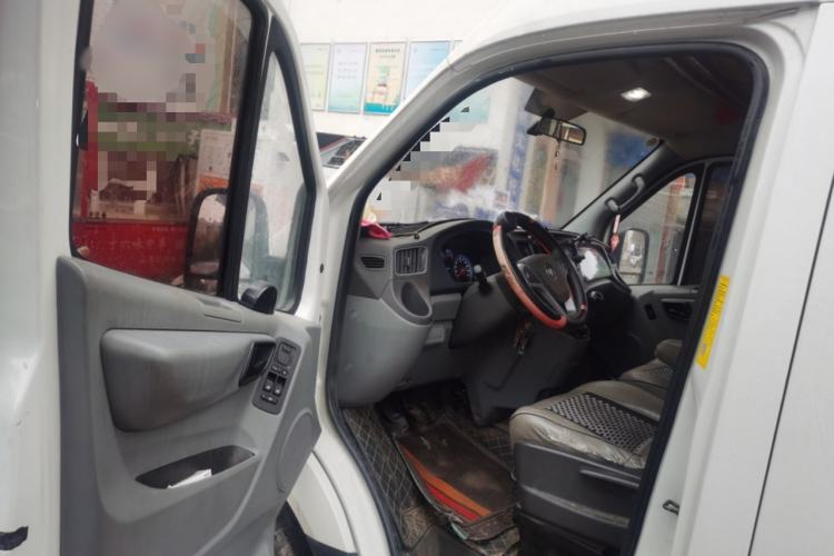 Used Foton Toano 2022 2.0T Manual Urban Edition Short Wheelbase Mid-Height Design Rear Single Tire 5/6/9-Seater Configuration 4F20TC3 Driver Seat