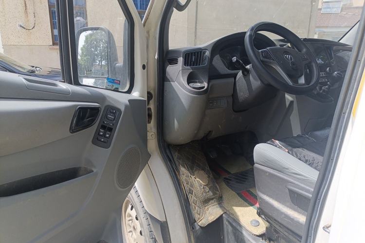 Used Foton Toano 2022 2.0T Manual Tongtu Multi-Function Long Wheelbase Mid-Roof Single-Tire 5/6/7/9-Seater 4F20TC3 Driver Seat