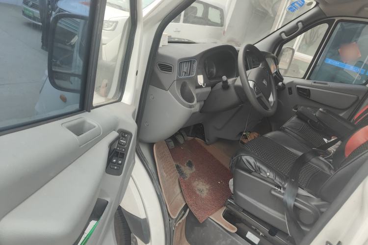 Used Foton Toano 2022 2.8T Manual Tongtu Multi-Function Extended-Chassis Mid-Roof Single-Tire Configuration 5/6/7/9-Seater F2.8NS6B177L Driver Seat