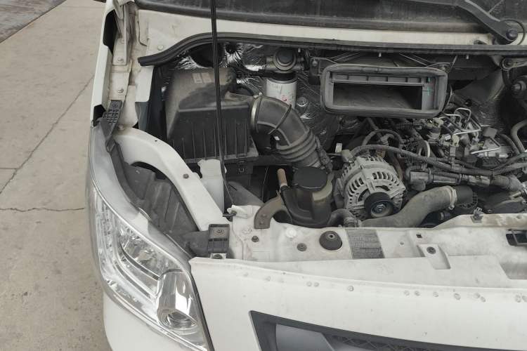Used Foton Toano 2022 2.8T Manual Tongtu Multi-Function Extended-Chassis Mid-Roof Single-Tire Configuration 5/6/7/9-Seater F2.8NS6B177L Engine Bay Right
