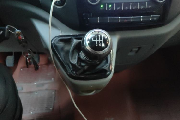 Used Foton Toano 2022 2.0T Manual Urban Edition Short Wheelbase Mid-Height Design Rear Single Tire 5/6/9-Seater Configuration 4F20TC3 Gear Lever