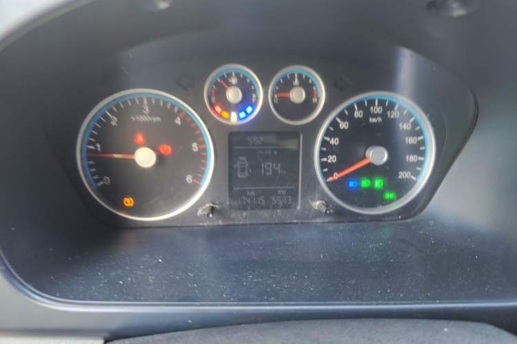 Used Foton Toano 2022 2.0T Manual Tongtu Professional Edition Multi-Function Long-Wheelbase Mid-Roof Design with Single Rear Tire—Available in 5/6/7/9-Seater Configurations Powered by 4F20TC3 Instrument Cluster