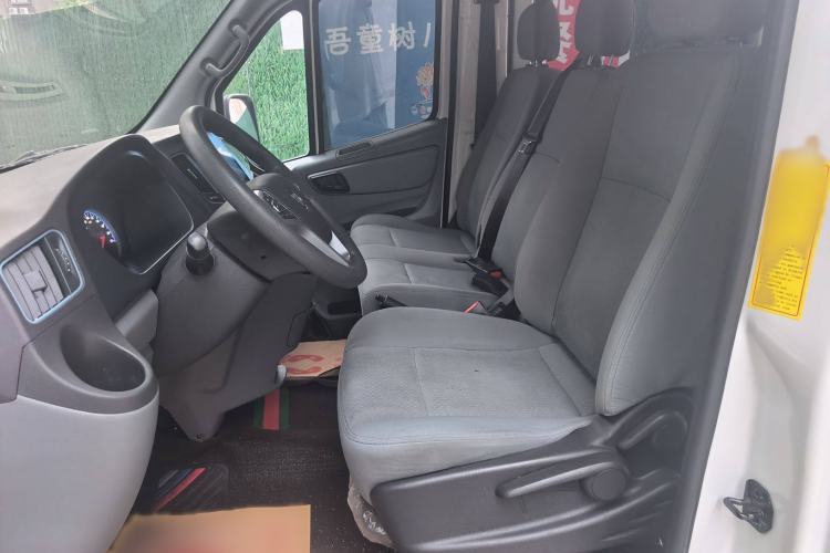 Used Foton Toano 2022 2.0T Manual Urban Edition Short Wheelbase Mid-Height Design Rear Single Tire 5/6/9-Seater Configuration 4F20TC3 Left Front Seat