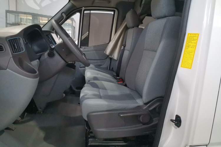 Used Foton Toano 2022 2.0T Manual Tongtu Multi-Function Long Wheelbase Mid-Roof Single-Tire 5/6/7/9-Seater 4F20TC3 Left Front Seat