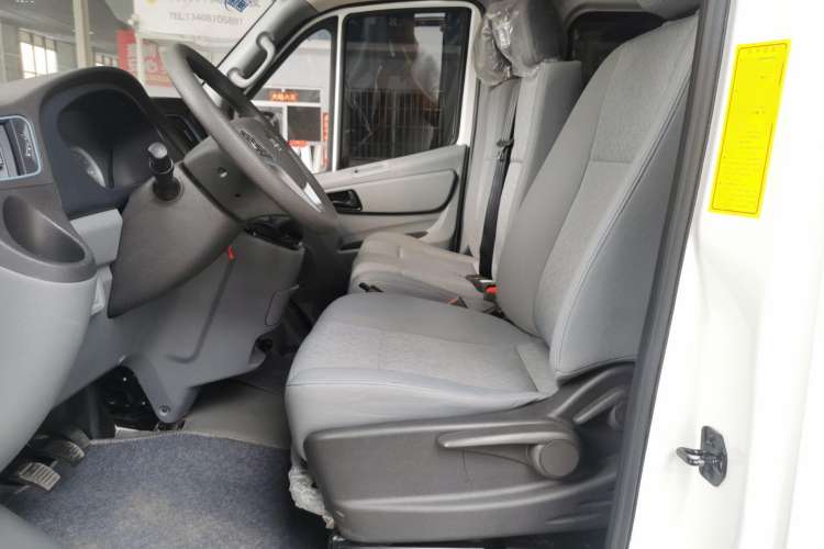 Used Foton Toano 2022 2.0T Manual Tongtu Multi-Function Long-Wheelbase Ultra-High Roof with Single Rear Tire Available in 5/6/7/9-Seater Configurations Model 4F20TC3 Left Rear Seat