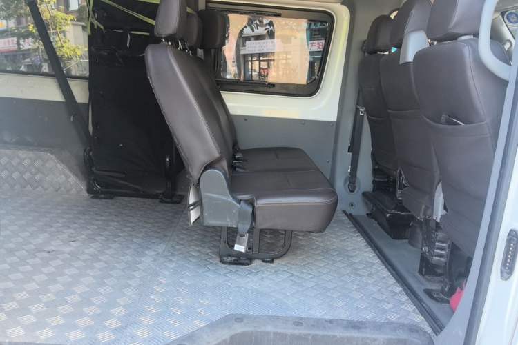 Used Foton Toano 2022 2.0T Manual Tongtu Multi-Function Long Wheelbase Mid-Roof Single-Tire 5/6/7/9-Seater 4F20TC3 Left Rear Seat